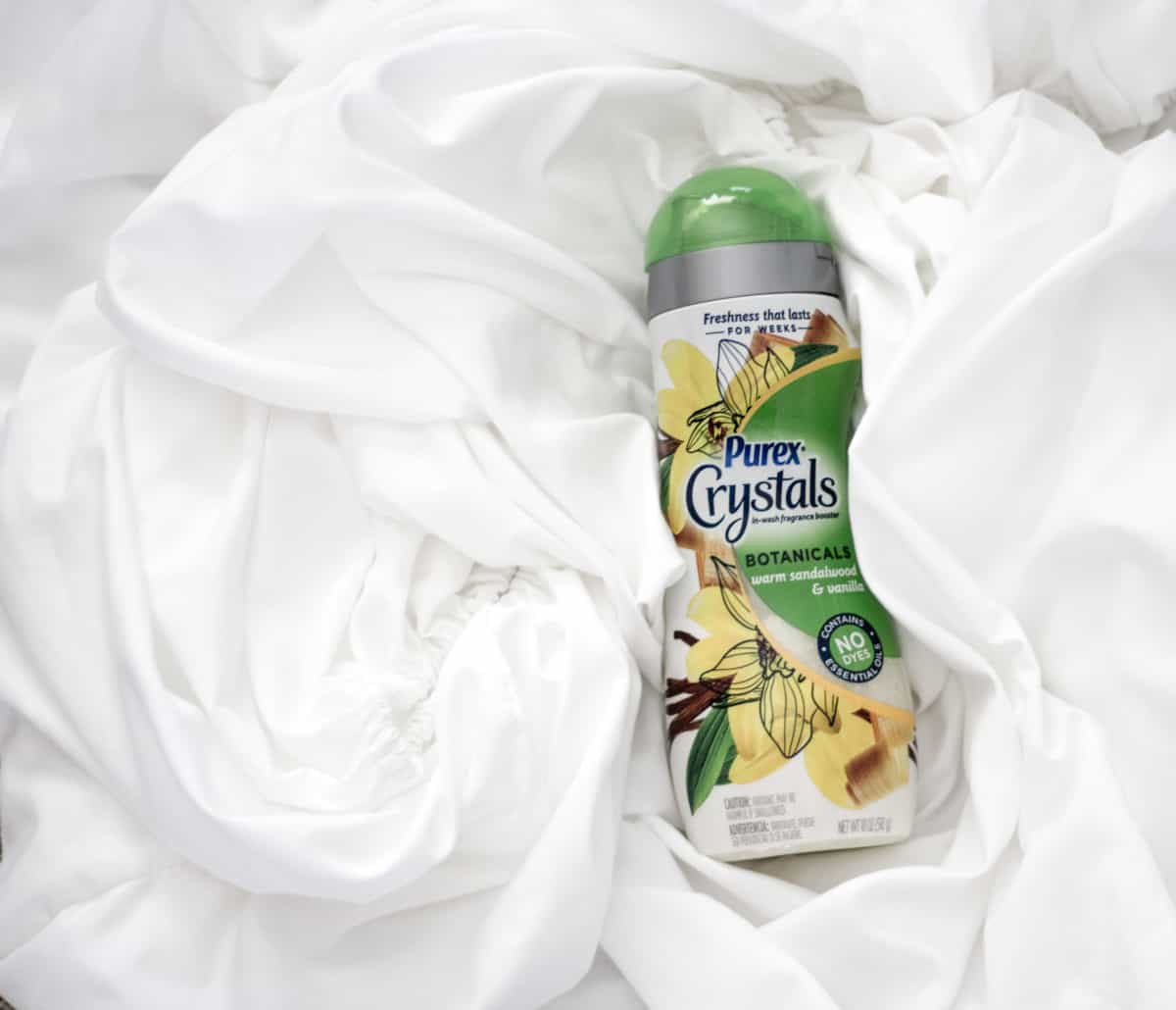 Washing a king sized comforter in a tiny laundry room can be hard, but I've got a super simple solution for you! #shop #PurexCrystalFresh