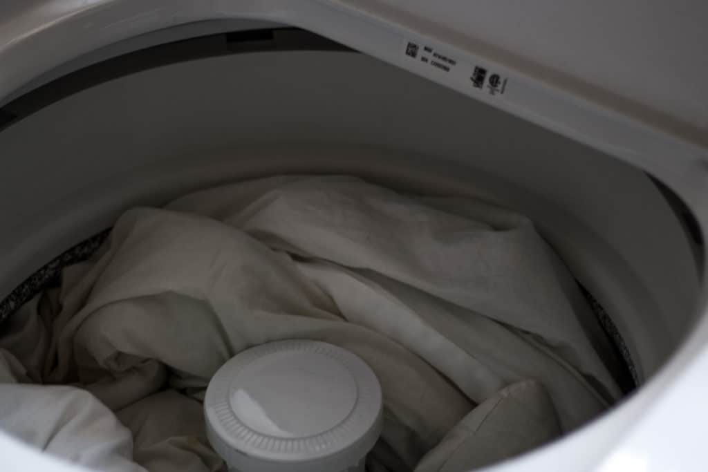 How I Wash My White King Sized Comforter with a DIY Drying Rack