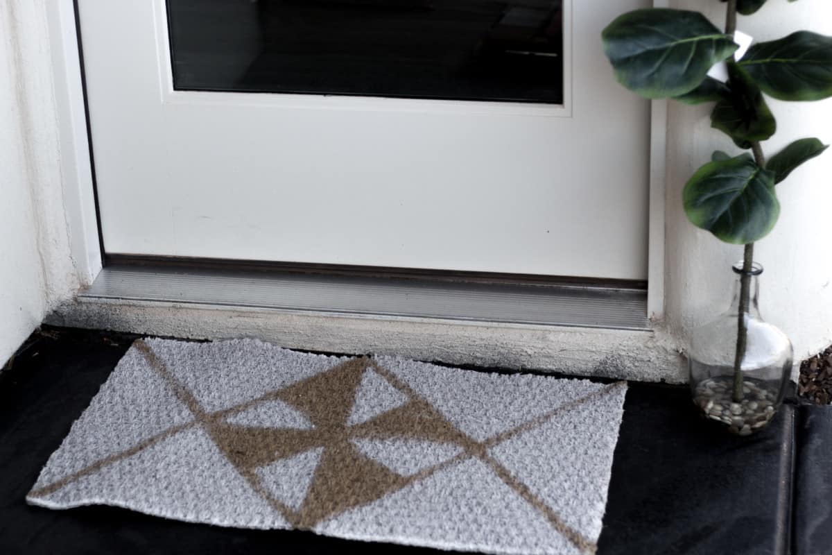 The SINDAL jute rug from IKEA is so customizable and easy to makeover! i did two different designs and they both turned out pretty cool!