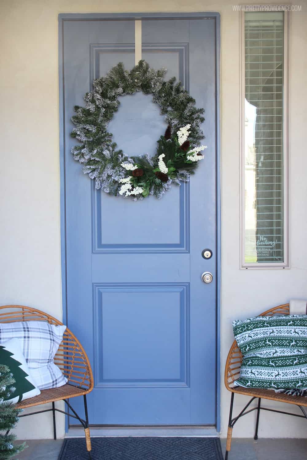 https://prettyprovidence.com/christmas-front-porch/#more-20636