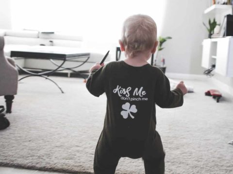 You'll love this St. Patricks Day onesie and I have the free cut file for you too! Check it out and make it for your little one or on a shirt for yourself. 