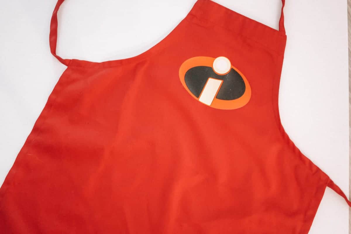 This apron is perfect for your Incredibles loving child! They made really fun party favors too and I walk you through step by step.