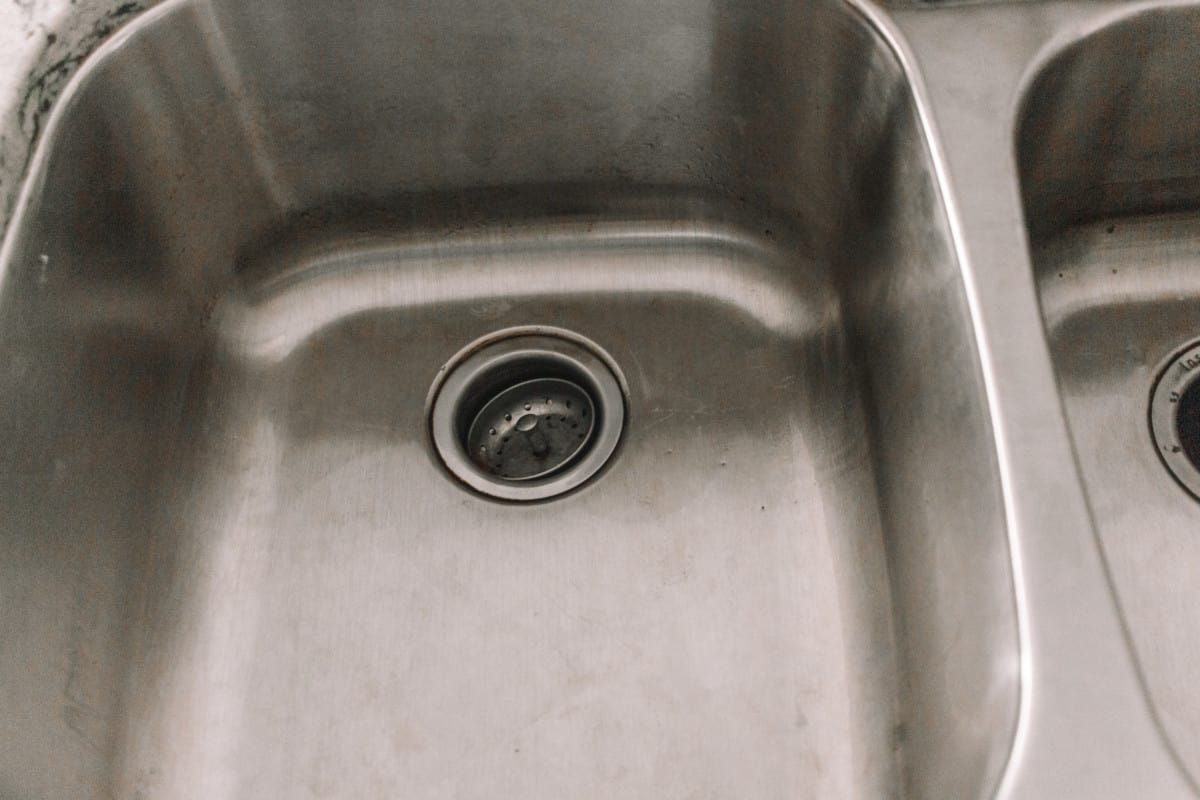 So many people are so confused when I tell them I do all my natural dyeing in my home. Let me show you how I clean a stainless steel sink after dyeing!