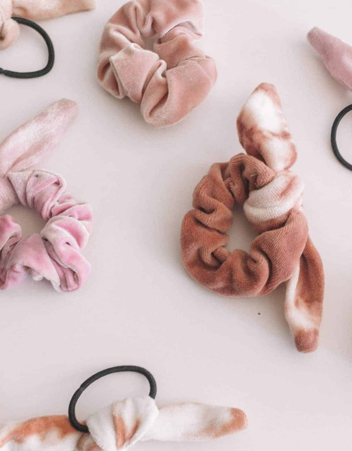 Make yourself a DIY Velvet Scrunchies with a bow using this simple tutorial and cut file. I walk you through each step and show you pictures of the process.