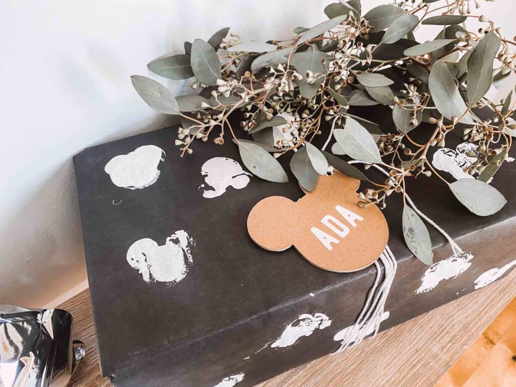Make your own mickey mouse wrapping paper by creating a DIY stamp. The pattern is super subtle so is good for adults or children.