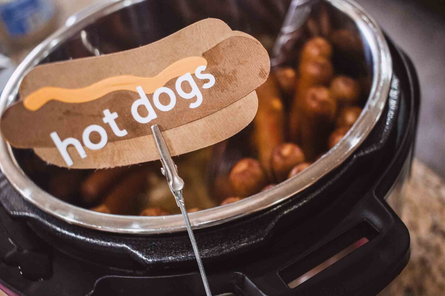 Hot Diggity Dog Bar PRACTICAL & PRETTY