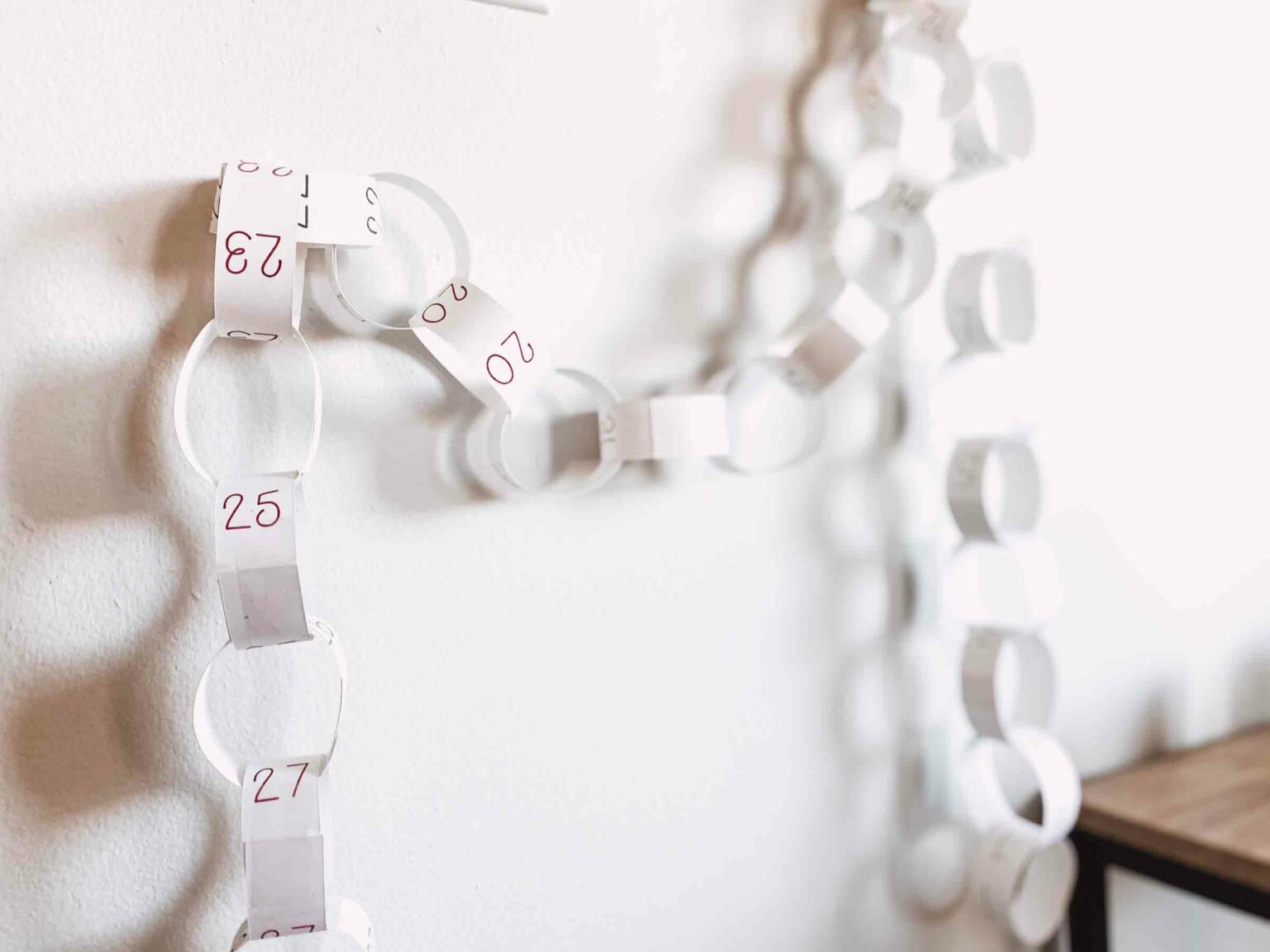 Paper Chain Countdown (Easy DIY for Any Occasion) - PRACTICAL & PRETTY