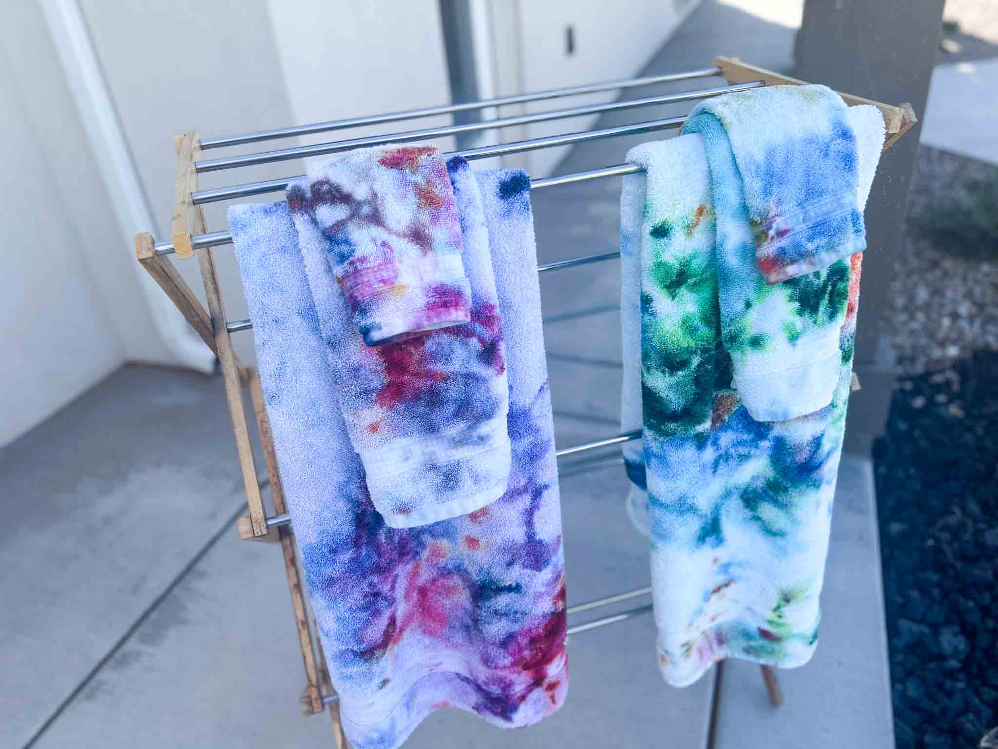 This tutorial will walk you through the ins and outs of how to tie dye bath towels. Whether new or used and dingy, let's make them art.