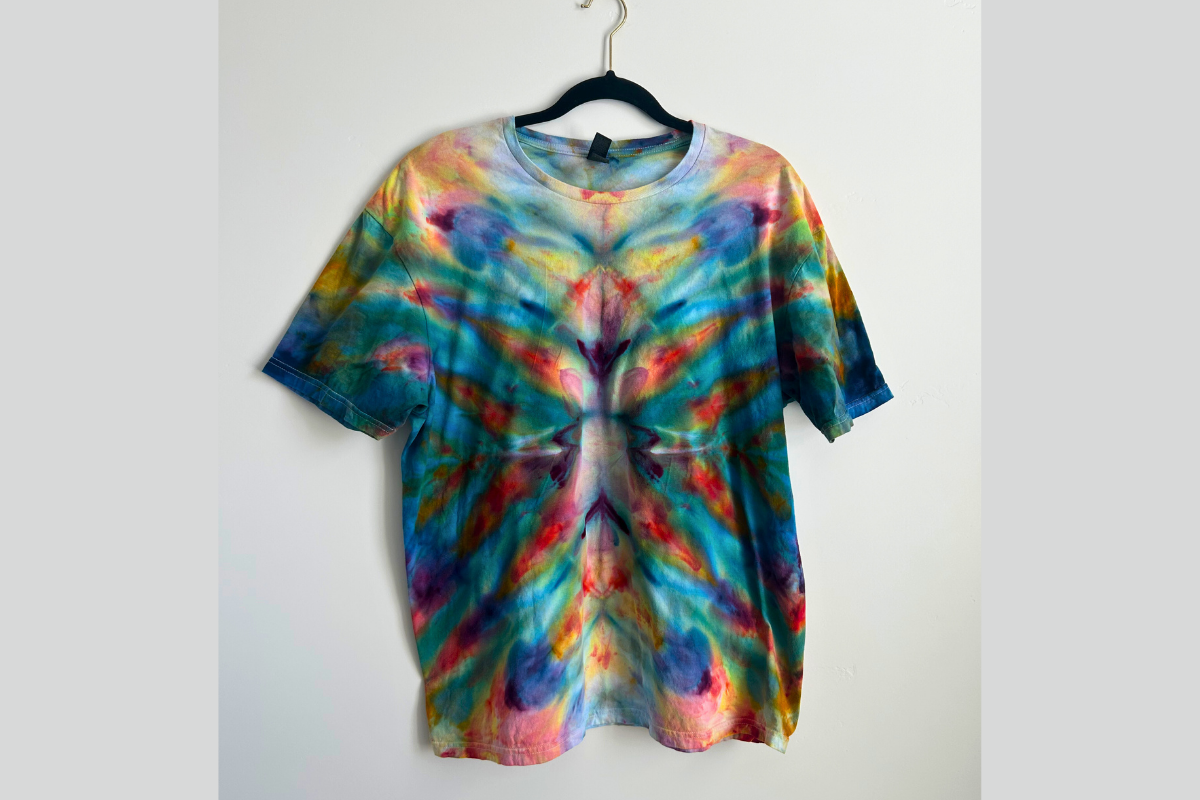 How to Fold a Shirt for Tie Dye Symmetry (Mirror Fold Tutorial)