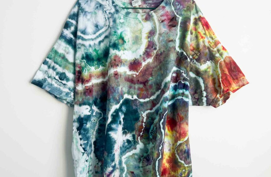 Front of geode ice dye shirt showing split patterns from the best tie dye colors
