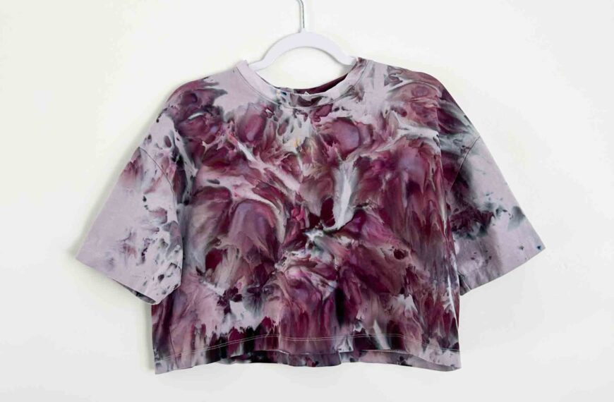 Tie dye crop top using Eggplant dye to revive a stained shirt