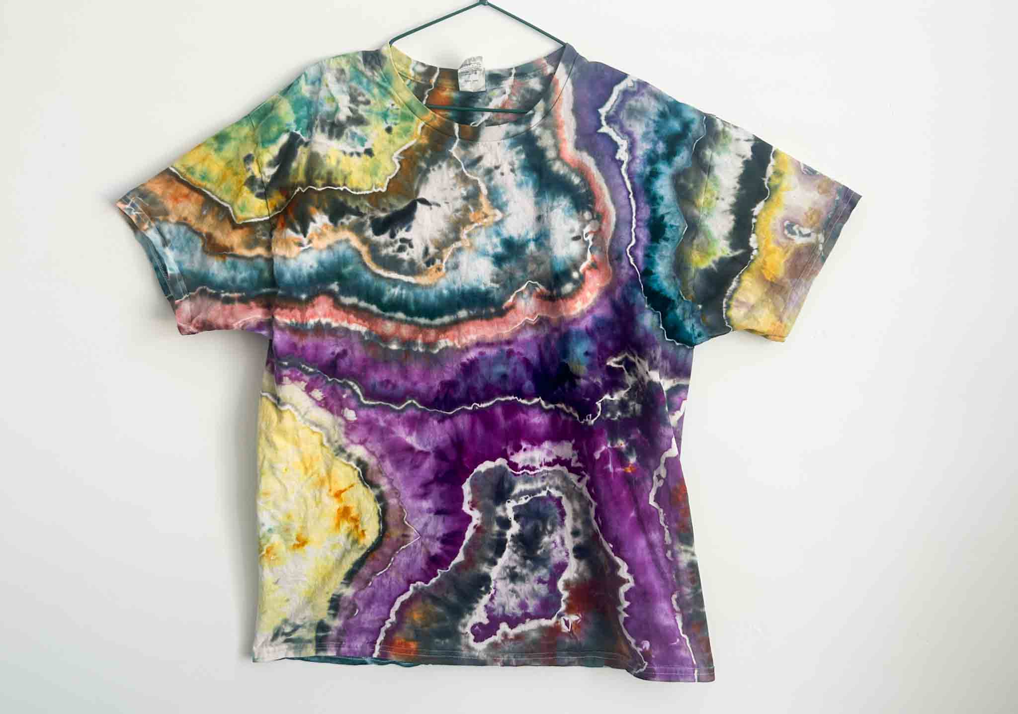 Halloween Tie Dye Shirt – 6 Color Geode Ice Dye Tutorial