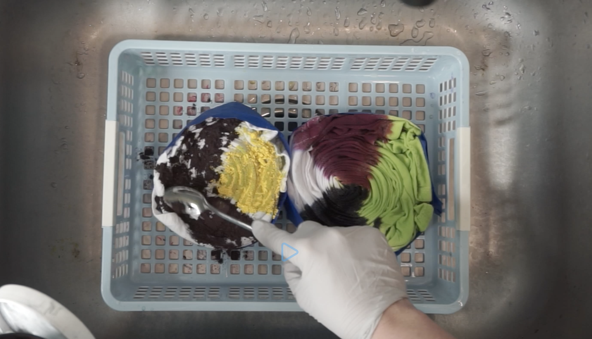 Hot Water Immersion Tie Dye vs Liquid Dye: Which One Works Better?