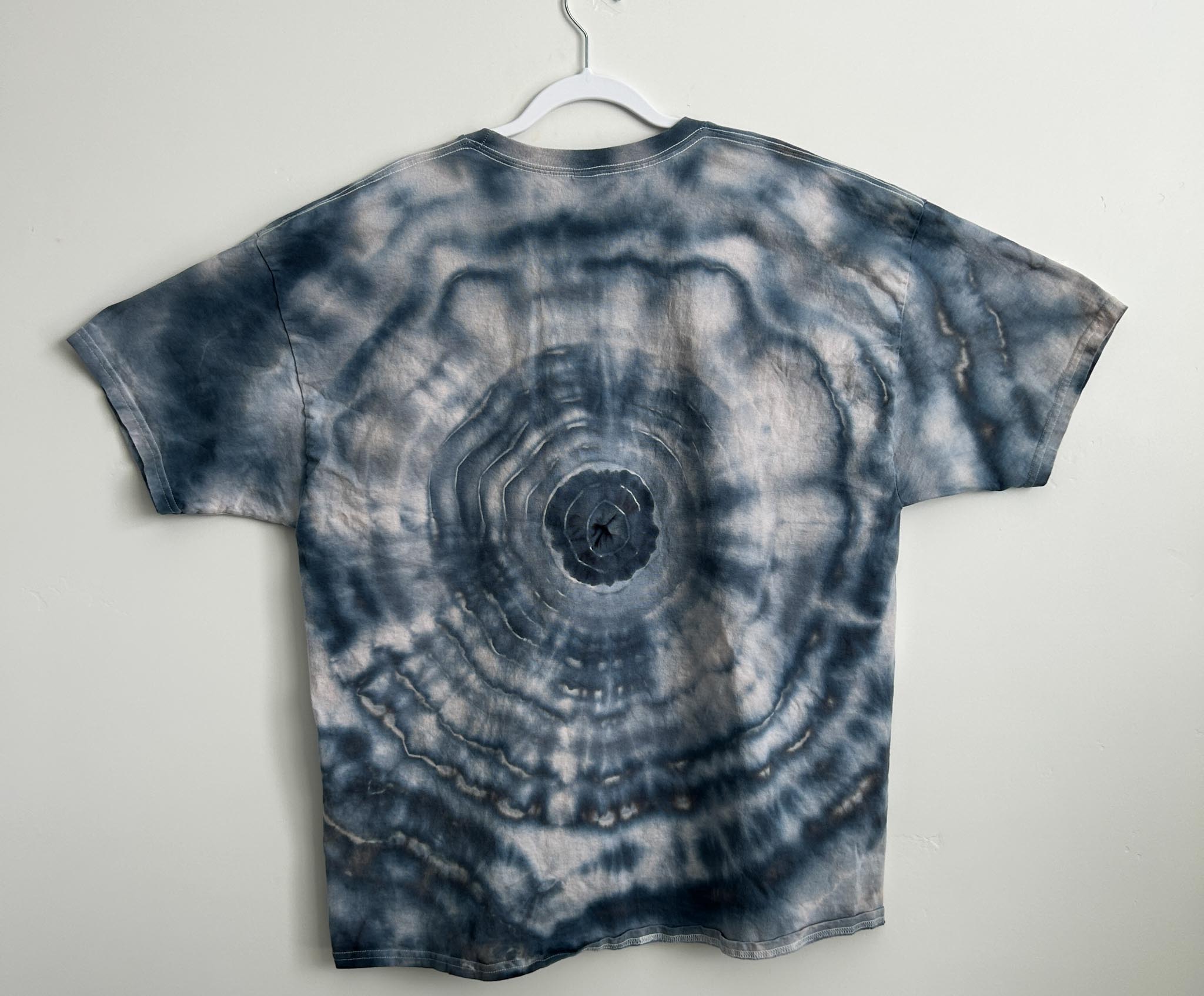 Bullseye Tie Dye: Step by Step Tutorial With Two Methods Compared