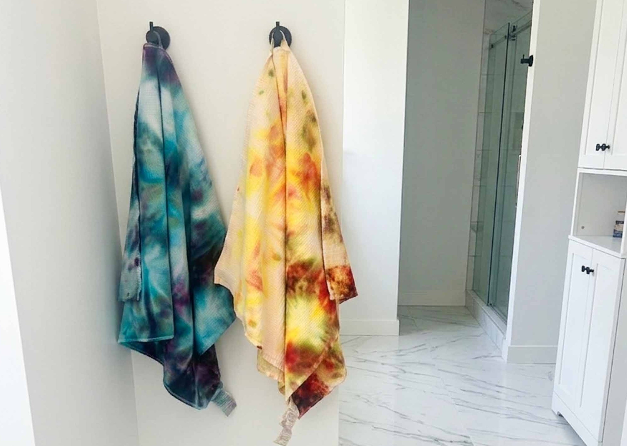 How to Tie Dye Beach Towels (Shibori Fold Tutorial)